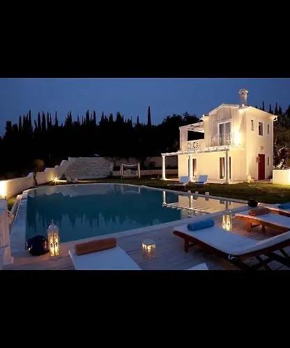 别墅 Castello Di Vista With Pool And Starlink Wifi 卡托克拉克阿纳