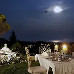빌라 Castello Di Vista With Pool And Starlink Wifi *